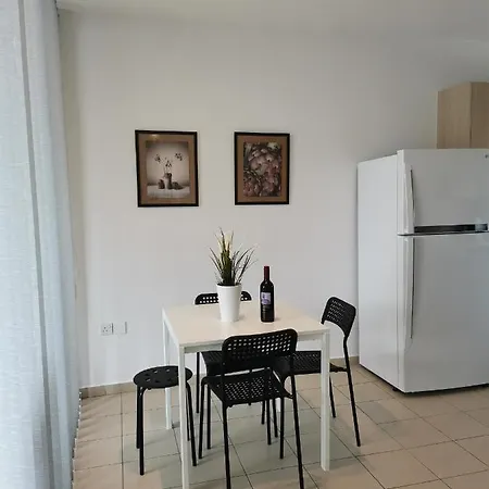 Flats 308 * ラルナカ