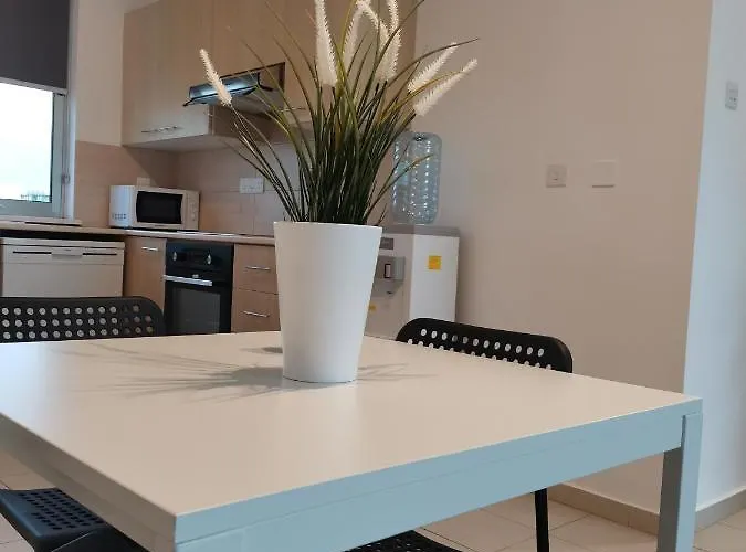 Flats 308 アパート